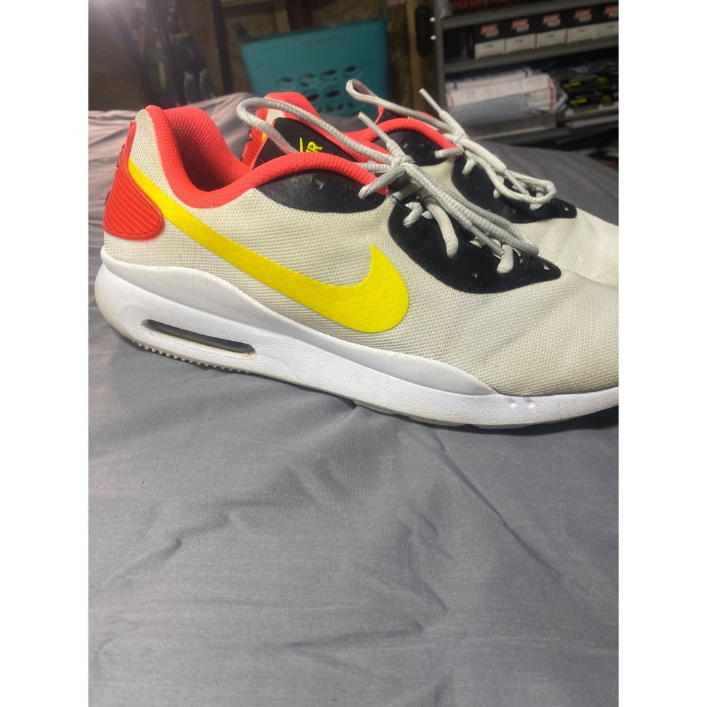 Nike Air Max Oketo AQ2235-102 Men's Size 13 White Volt Running Shoes‎ Sneakers